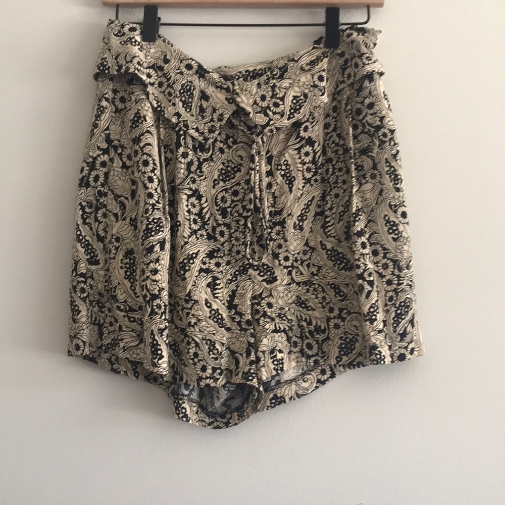 Zara Women’s Printed Shorts Size M